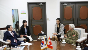 캐나다 국방총장, 전쟁기념관 방문…“韓, 오랜 우정·아픈 역사 공유”