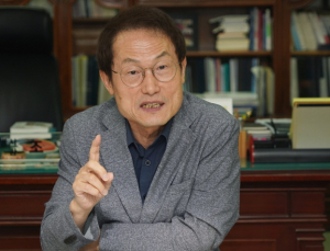 ‘교회의 정치화’ 그 양면성을 생각하며 [조희연의 공존사다리]