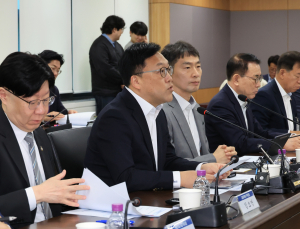 김병환, 5대 금융지주 소집 “美관세 타격 기업 자금지원”
