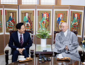 오세훈, 조계종·태고종 예방…“정치 정상적으로 돌려놓을 것”