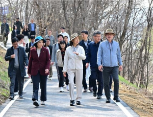 강동구 한강변 찾은 최호정 서울시의장 “안전·편리하게 정비”