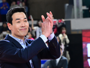 ‘준우승’ 고희진 감독 “흥국생명 축하…김연경 수비 하나가 우승 만들어”