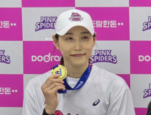 ‘은퇴 시즌 극적 우승’ 김연경 “영화도 이런 시나리오 못 쓰죠”