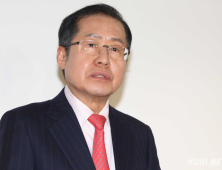 [단독] 윤여준, 홍준표 후원회장 유력설에 “그럴 상황 못 된다”