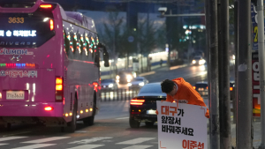 이준석, 새벽버스 타고 대구서 출근길 인사