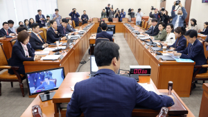 18년 만의 연금개혁에 ‘여진’ 계속…구조개혁은 ‘정치 대립’ 속 난항
