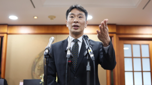 이복현, 운용사 보수인하 경쟁에 경고…“투자자 신뢰 훼손”