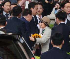 윤석열‚ 886일 만에 관저 떠나 ‘서초동 사저’ 복귀