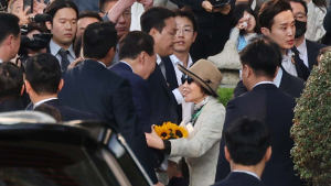 윤석열‚ 886일 만에 관저 떠나 ‘서초동 사저’ 복귀