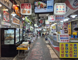 “간판부터 바꾸고 싶어요”…서울 전통시장 정비 ‘문턱’ 낮추자 기대감