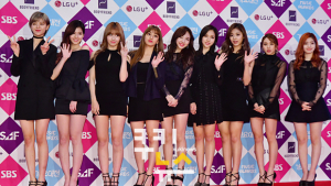 트와이스, 8년 만의 콜드플레이 내한 공연 오프닝…“좋은 추억 될 것” [쿠키 현장]