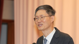 ‘尹 파면’ 문형배·이미선 헌법재판관 퇴임 “헌재 결정 존중해야”
