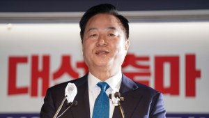 김두관, 대선 포기…“민주 승리 위해 힘 보탤 것”