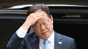 막 오른 국힘 경선, 시작된 ‘이재명 때리기’…李는 정책 행보 ‘뚜벅뚜벅’