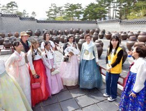 경복궁에서 만난 인류무형무산 ‘장(醬) 담그기’