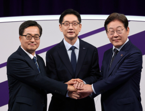 이재명·김경수·김동연, ‘내란 종식’ 공감대…감세·당 정체성은 ‘이견’