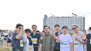 김태흠 지사, 내포마라톤대회 참가자 응원