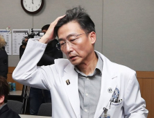 “입만 터는 문과 X들이 해먹는 나라” 이국종, 결국 국방부에 사과