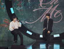 엑소 카이 “2년 만의 컴백, 데뷔 때처럼 긴장되고 설레”…수호 MC 지원사격