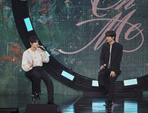엑소 카이 “2년 만의 컴백, 데뷔 때처럼 긴장되고 설레”…수호 MC 지원사격