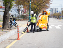 속초시, 도내 최초 가로청소용 친환경 진공청소기 도입