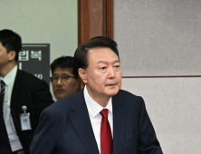 윤석열 “계엄은 법적 수단”…‘의원 끌어내라’ 지시 공방 격화
