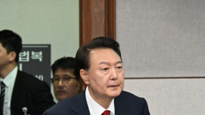 윤석열 “계엄은 법적 수단”…‘의원 끌어내라’ 지시 공방 격화