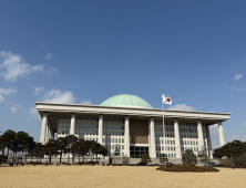 대선국면 본격화…정치권은 공약 트집 잡기 중