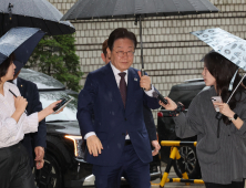 이재명 ‘대북송금’ 재판 재개…“檢, 객관적 사실로 공소 정리”