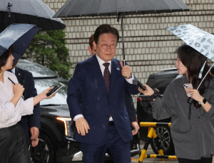 이재명 ‘대북송금’ 재판 재개…“檢, 객관적 사실로 공소 정리”