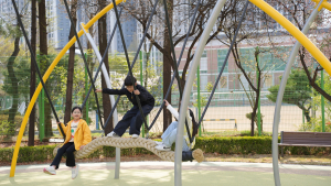 넥슨, 어린이 위한 ‘단풍잎 놀이터’ 2호 개장