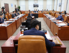 ‘계엄 시 군·경 국회 출입 제한’ 계엄법 개정안, 국방소위 통과
