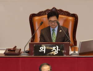 한덕수, 권한대행 시정연설 46년만…우원식 “책임감 갖고 일 잘 처리하라”
