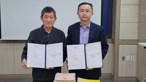 “‘제자 사랑 외길 20여년 직접 교재 만들어” [충남에듀있슈]