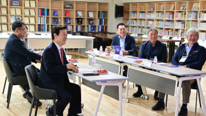 허경수 코스모 그룹 회장, 진주 방문...'진주 K-기업가정신' 가치 체험
