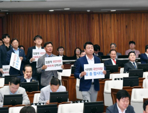 시정 복귀한 오세훈, 시정질문 무산…민주 “국힘 일방통행” 비판에도 임시회 참여