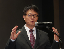 SKT “유심 정보 유출로 복제폰 제작 불가…금융 피해 없을 것”