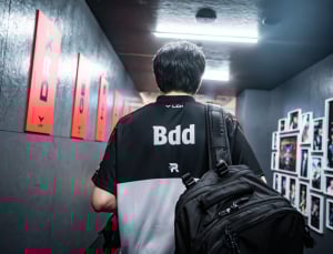 KT 역사상 첫 홈 축제에 재 뿌린 T1