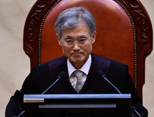 ‘이재명 파기환송심’ 연기…사법 시스템에 경고등