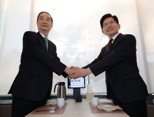 김문수-한덕수, 단일화 협상 오후 8시 30분 재개