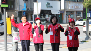 [포토]제21대 대선 선거운동 시작, 지지 호소하는 태백 국민의힘