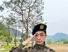 몬스타엑스 형원, 13일 만기 전역…데뷔 10주년 앞두고 완전체 성사