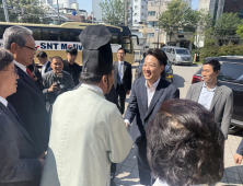 이준석, 부산 성균관유도회 방문 [쿡 정치포토]