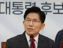 민주, ‘5·18 진압’ 정호용 위촉한 김문수에 “제정신이냐”