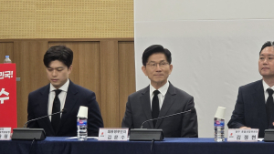국힘, ‘비상계엄’ 고개 숙여 사과…“오월정신 헌법 수록” [21대 대선]