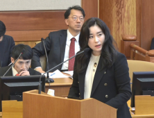 ‘계몽’ 尹변호사 김계리, 국민의힘 입당…“지금은 김문수의 시간”