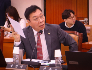 국힘 정연욱 “대선 가까워질수록 1대1 구도 선명…여조 좁혀질 것” [21대 대선]