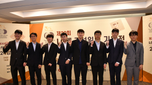 ‘17전 18기’ 박정환, 신진서 꺾었다…변상일과 8강 격돌 [바둑]