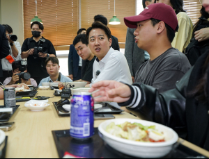 이준석‚ ‘인하대 학식 먹자’…“단일화 질문 무의미” [21대 대선]