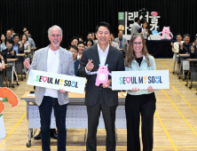 “한국은 세계의 횃불”…오세훈, ‘한류 전도사’ 샘 리처드 강연 참석